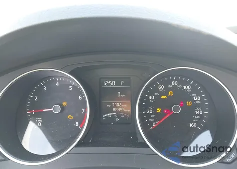 2017 Volkswagen Jetta 1.4T S z USA, uszkodzony, nr VIN 3VW2B7AJ5HM335862